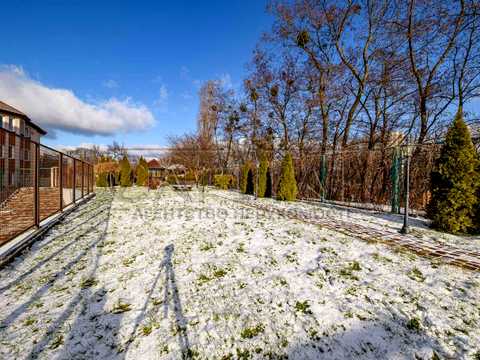 комерційна за адресою Польова вул., 61