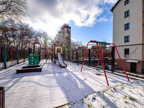 комерційна за адресою Польова вул., 61