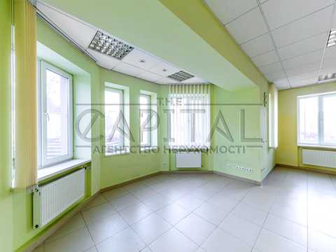 комерційна за адресою Польова вул., 61