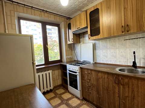 квартира за адресою Космонавтів вул., 45