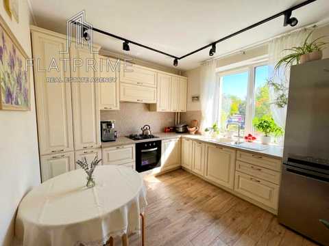 квартира за адресою Джерельна вул., 8