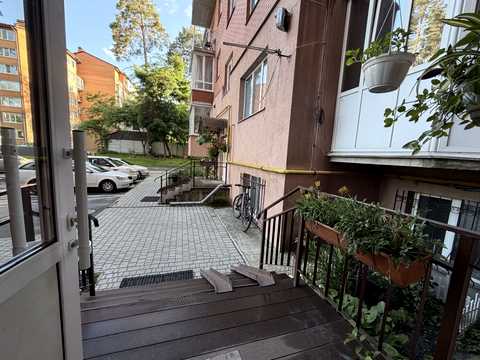 квартира за адресою Кленова вул., 45-А