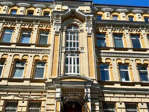 комерційна за адресою Михайлівська, 12Б