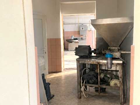 комерційна за адресою Центральна, 3
