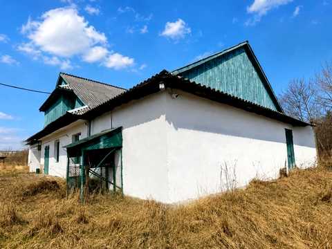 комерційна за адресою Центральна, 3