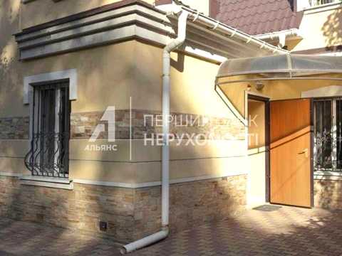 комерційна за адресою Одеса, Пироговська вул., 3а