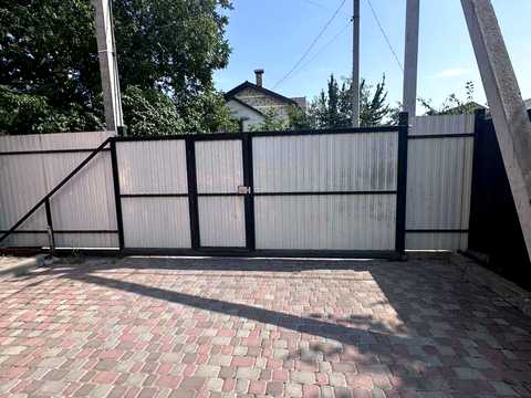 будинок за адресою Учительська, 77