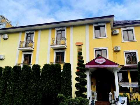 комерційна за адресою Степана бандери, 6