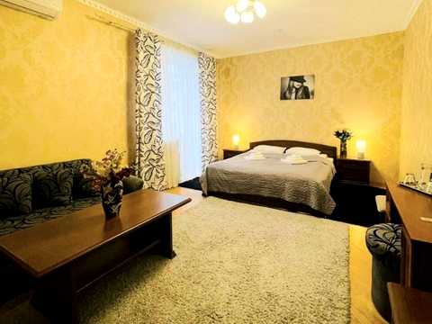 комерційна за адресою Степана бандери, 6