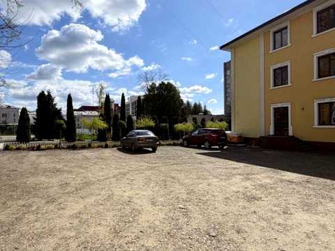 комерційна за адресою Степана бандери, 6