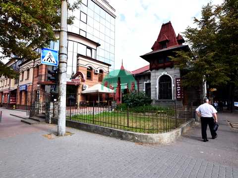 комерційна за адресою Тарнавського вул., 1