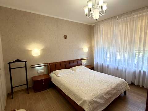 квартира за адресою Богатирська вул., (6-Б)