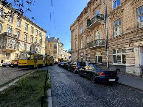 комерційна за адресою Соборна пл., 9