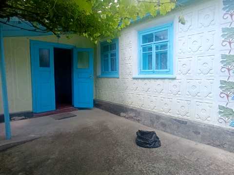 дом по адресу Центральна