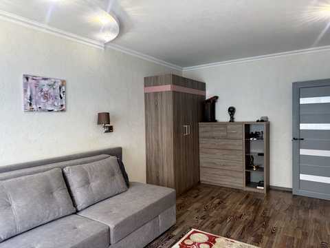 квартира за адресою Дениса Рачінського вул. (Комбінатна), 25