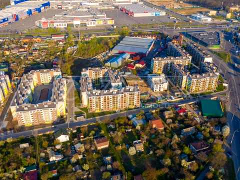 комерційна за адресою 32-га Садова вул., 1