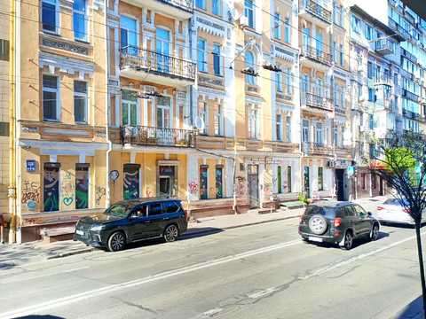 комерційна за адресою Велика Житомирська вул., 17/2