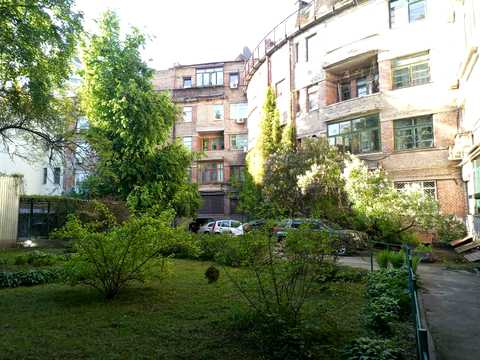 комерційна за адресою Велика Житомирська вул., 17/2