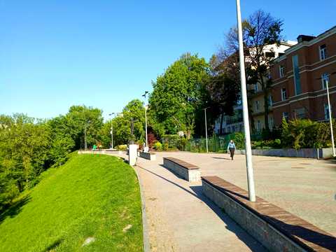 комерційна за адресою Велика Житомирська вул., 17/2