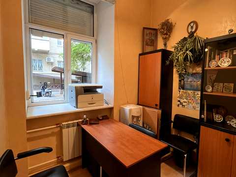 комерційна за адресою Івана Франка вул., 16/2