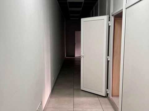 комерційна за адресою Золотоустівська вул., 53