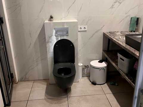 комерційна за адресою Золотоустівська вул., 53