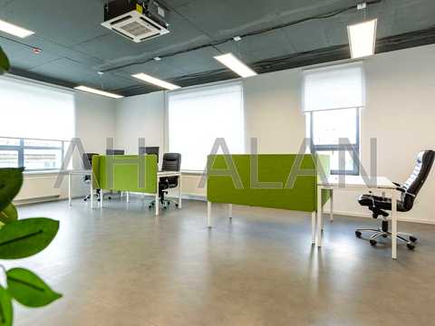 комерційна за адресою Красилівська вул., 5