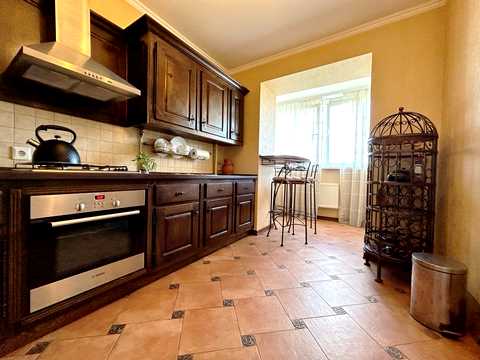 квартира за адресою Алмазова вул. (Михайла Кутузова), 4