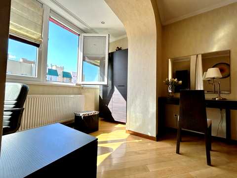 квартира за адресою Алмазова вул. (Михайла Кутузова), 4