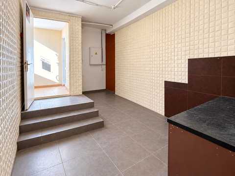 комерційна за адресою Івана Кавалерідзе вул., 1