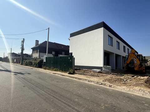 будинок за адресою Набережна, 1