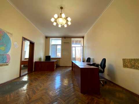 квартира за адресою Євгена Чикаленка вул. (Пушкінська), 11