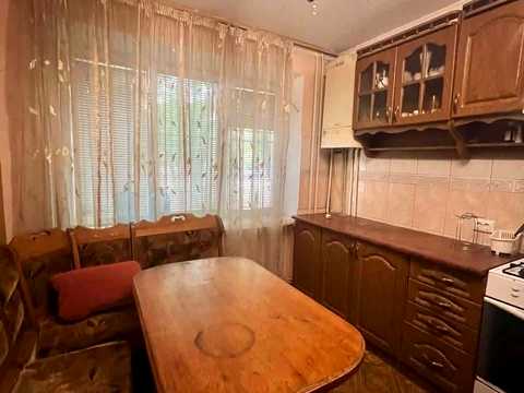 квартира за адресою Злуки просп., 19