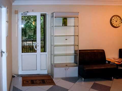 комерційна за адресою Семінарська вул., 15а