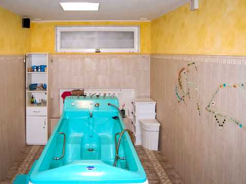 комерційна за адресою Семінарська вул., 15а