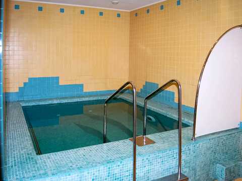 комерційна за адресою Семінарська вул., 15а