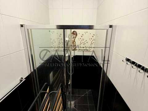 комерційна за адресою Академіка Богомольця вул., 2