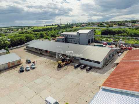 комерційна за адресою Соборна вул., 1