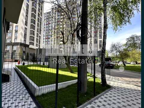 комерційна за адресою Любомира Гузара просп. (Космонавта Комарова), 15