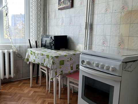 квартира за адресою Героїв просп., 12