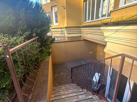 комерційна за адресою Андрія Малишка вул. (Льва Толстого), 94