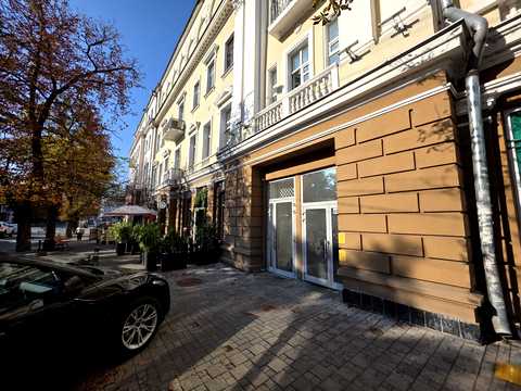 коммерческая по адресу Дмитрия Яворницкого просп. (Карла Маркса), 68