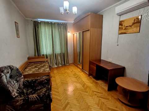 квартира за адресою Лабораторна вул., 46