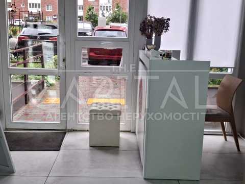 комерційна за адресою Балтійський пров., 1