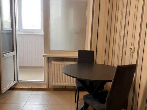 квартира за адресою Милославська вул., 16