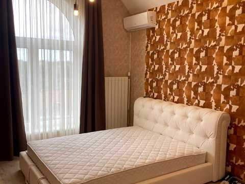 будинок за адресою с. Олександрівка, Лазурна, 4