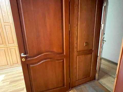комерційна за адресою Кирилівська вул. (Фрунзе), 102