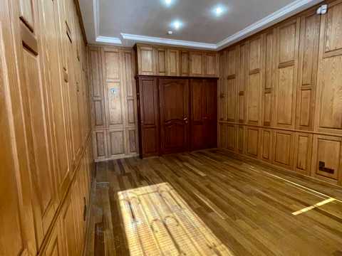 комерційна за адресою Кирилівська вул. (Фрунзе), 102