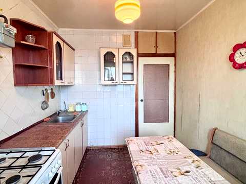квартира за адресою Зимових Походів вул. (Молодогвардійська), 10