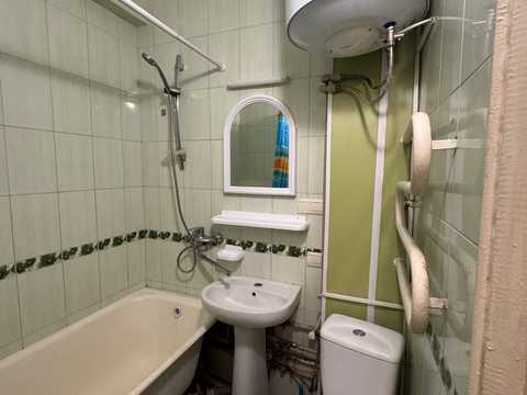квартира за адресою Братиславська вул., 36/2